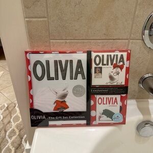 Olivia The Gift Set Collection - Red and White